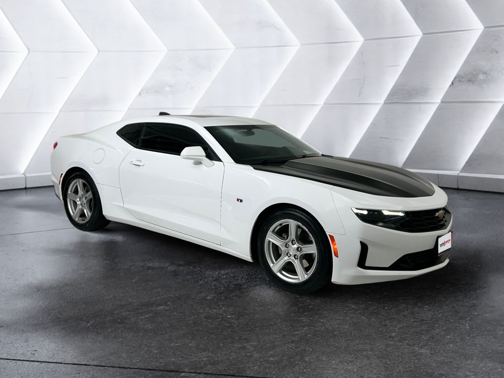 2021 Chevrolet Camaro 1LT's photo