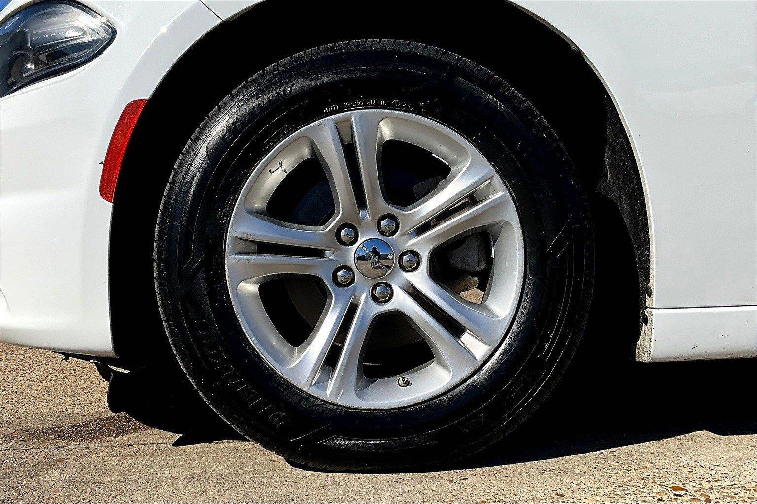 2022 Dodge Charger SXT photo 9