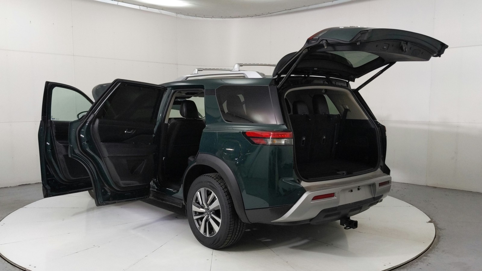 Used 2023 Obsidian Green Pearl Nissan SL image 10