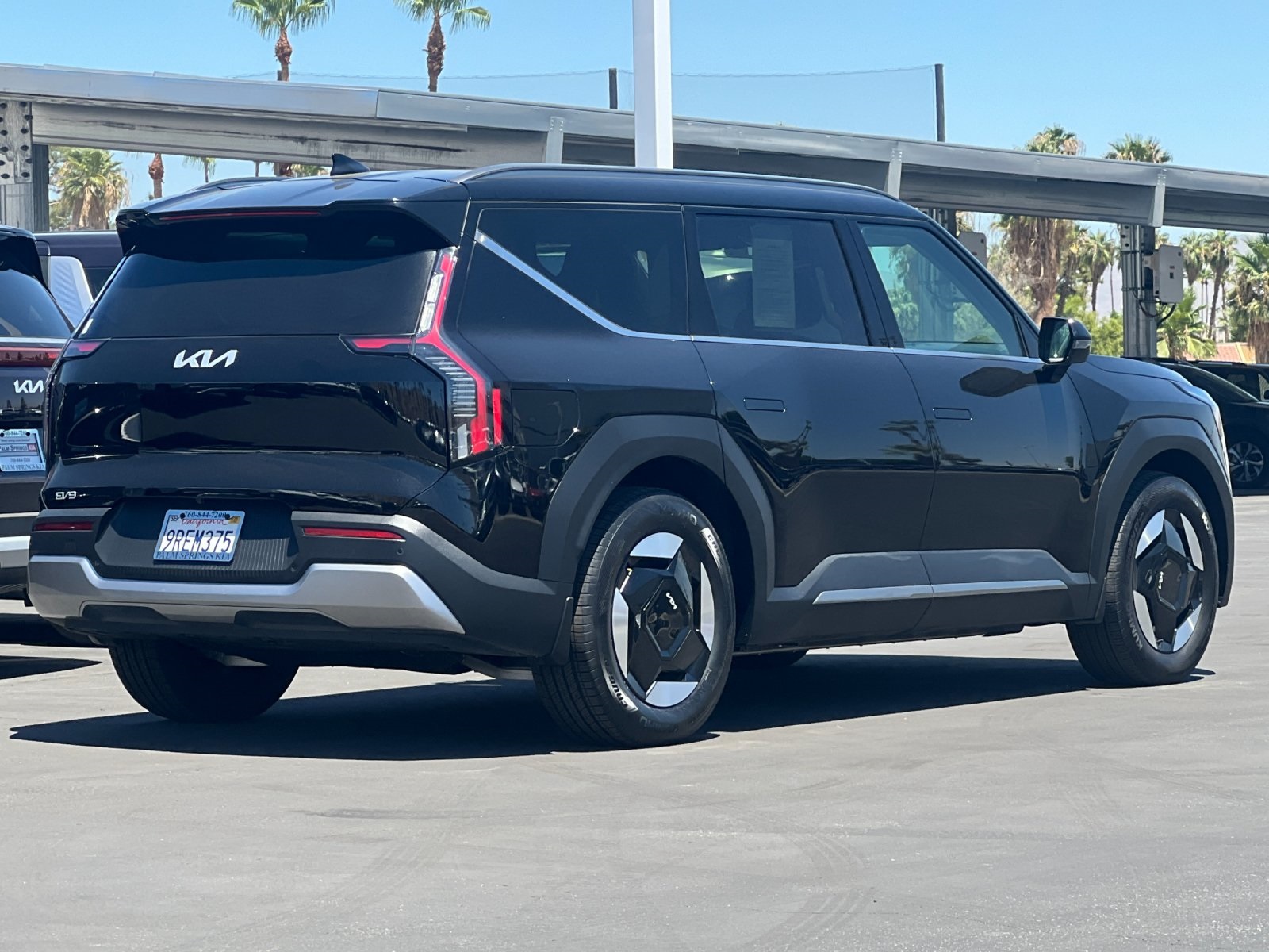 2024 Kia EV9 Wind photo 2