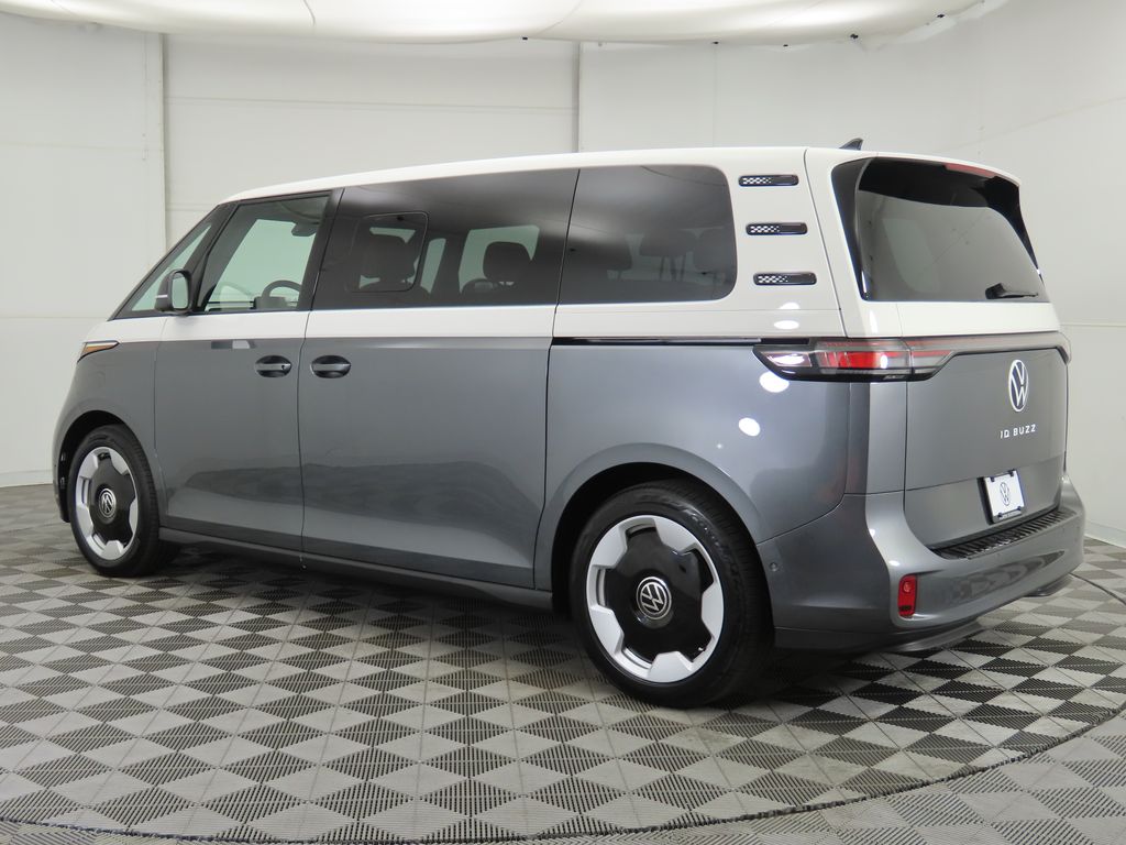 2025 Volkswagen ID. Buzz Pro Plus photo 7