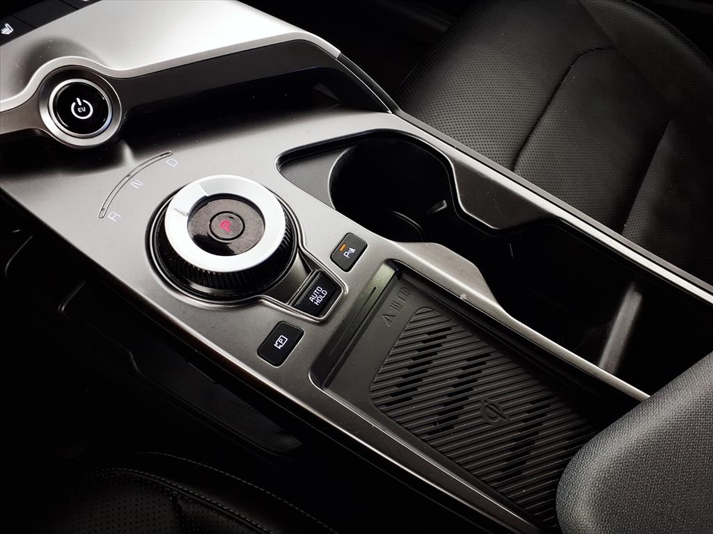 2022 Kia EV6 Wind photo 21