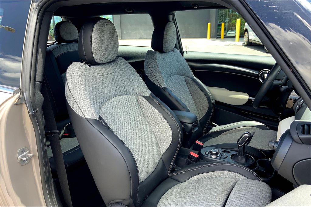 Image 7 of Certified Used 2022 MINI ELECTRIC HARDTOP 2 DOOR SIGNATURE PLUS