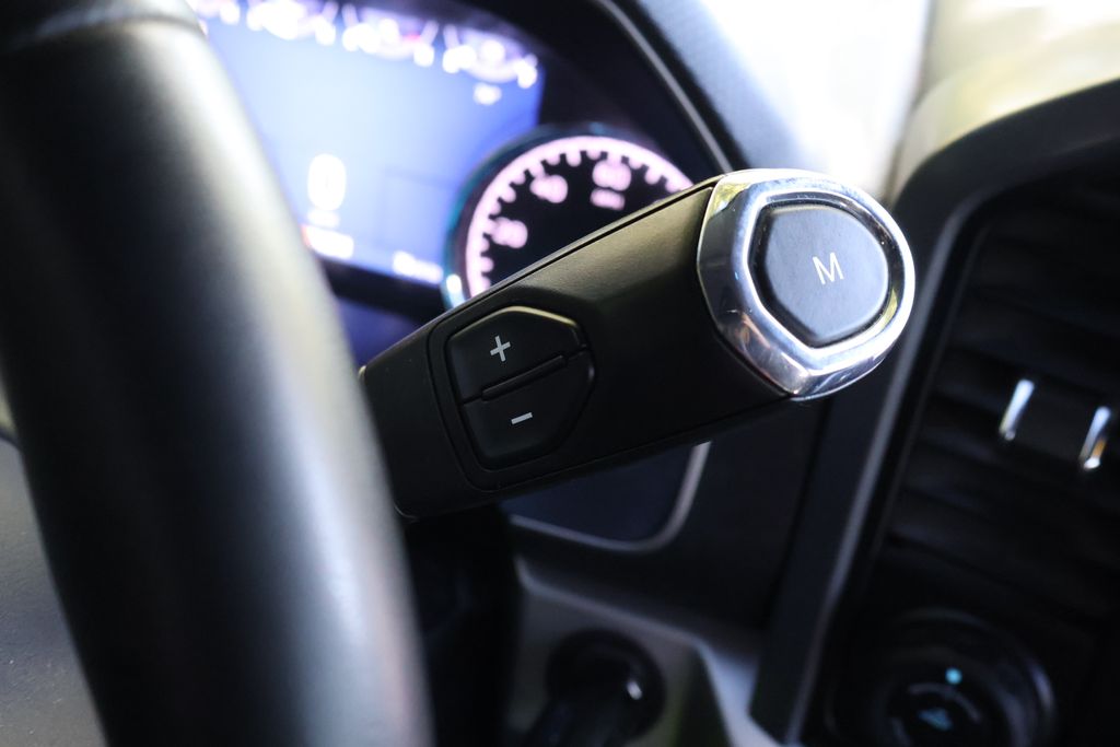 2023 Ford F-150 XLT photo 19
