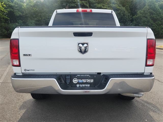 2022 Ram 1500 Classic SLT photo 4
