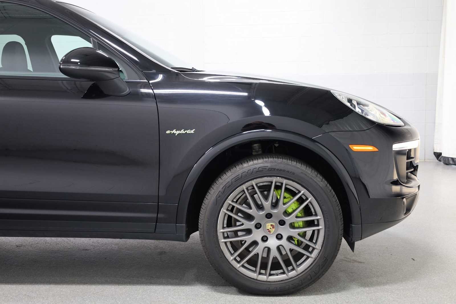 2017 Porsche Cayenne S E-Hybrid Platinum Edition photo 6