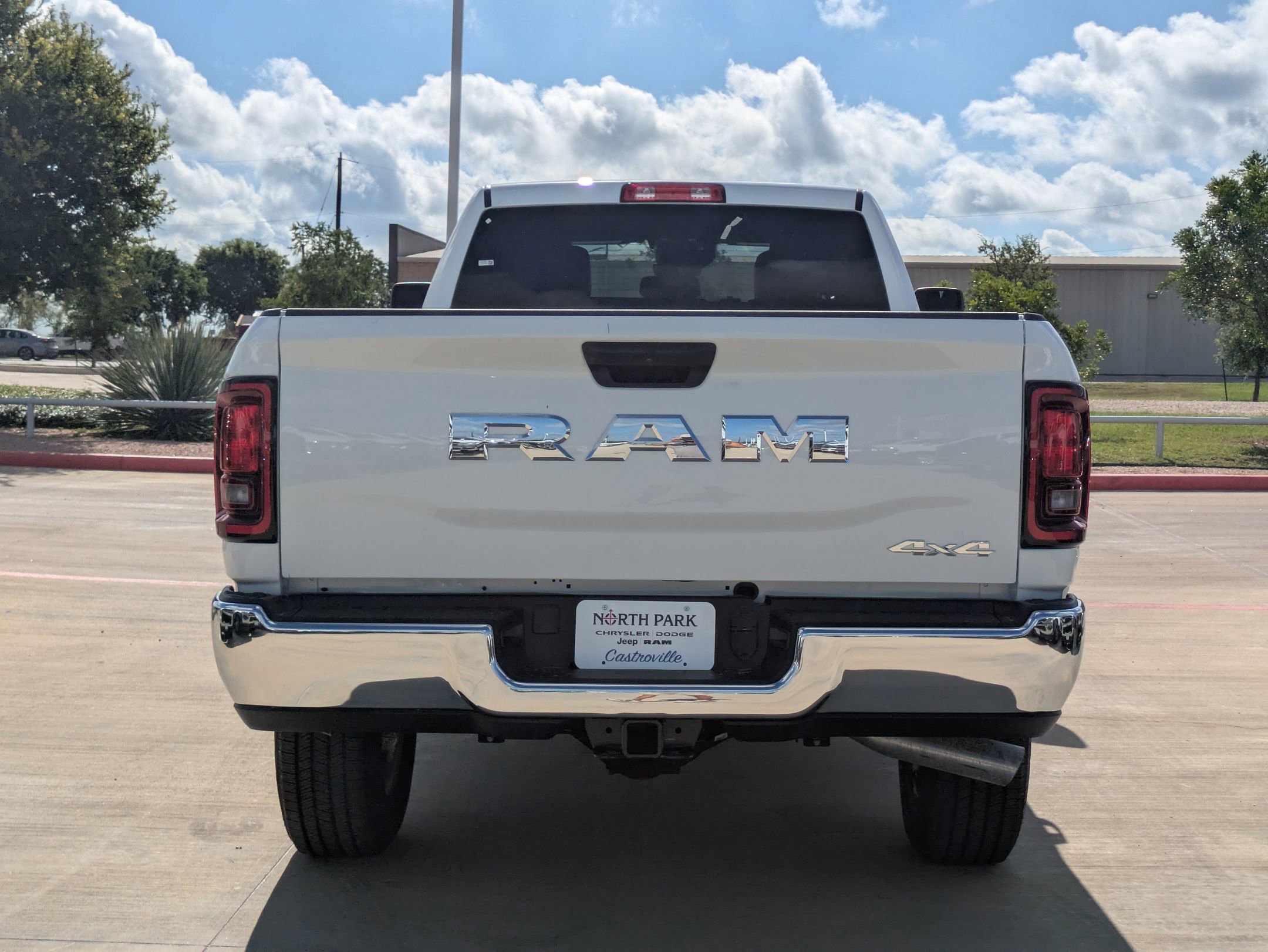 2025 Ram 2500 Tradesman photo 5