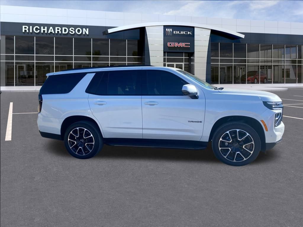 2025 Chevrolet Tahoe RST photo 2