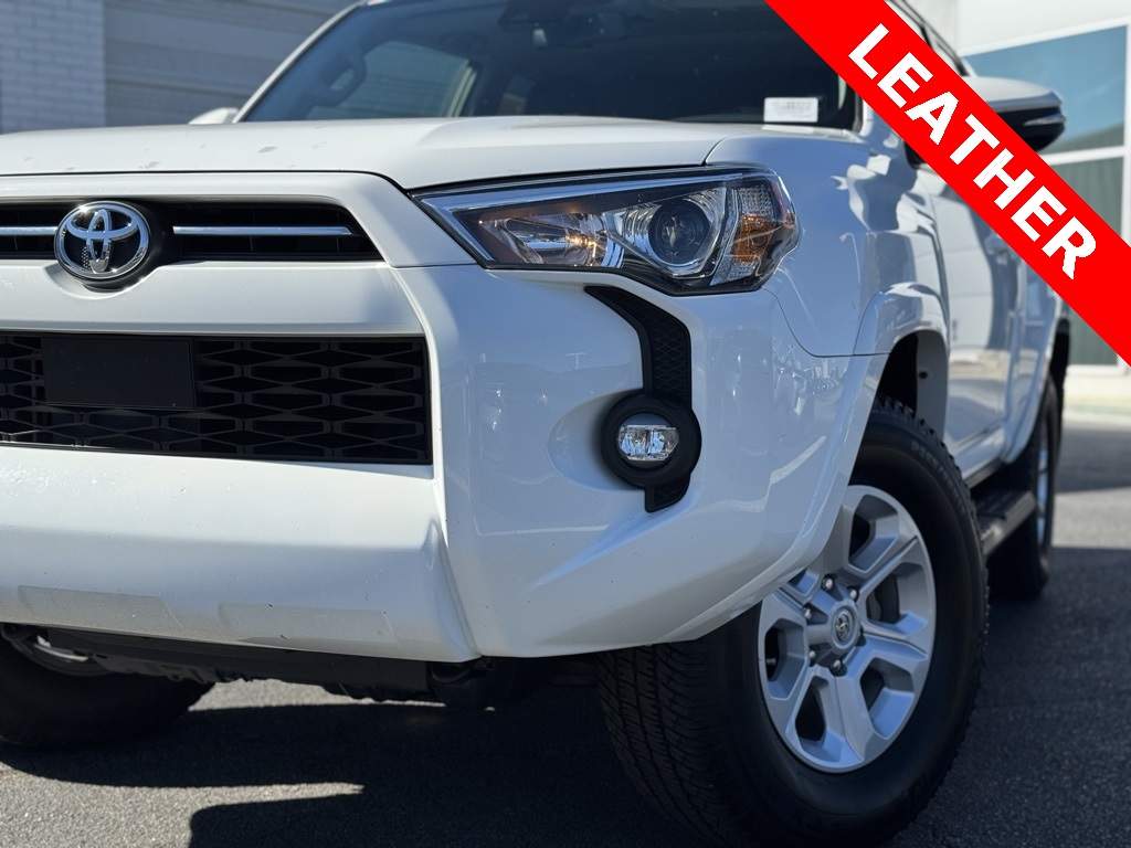2022 Toyota 4Runner SR5 Premium photo 2