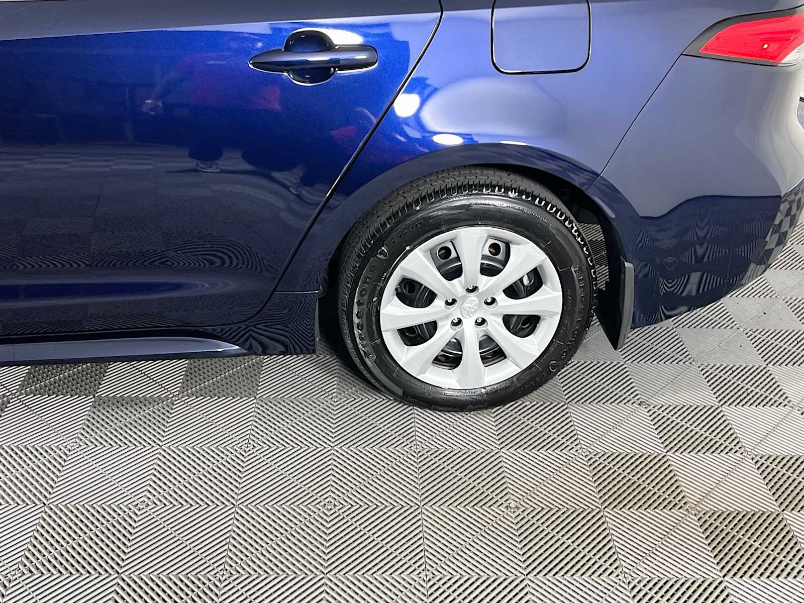 2024 Toyota Corolla LE photo 29