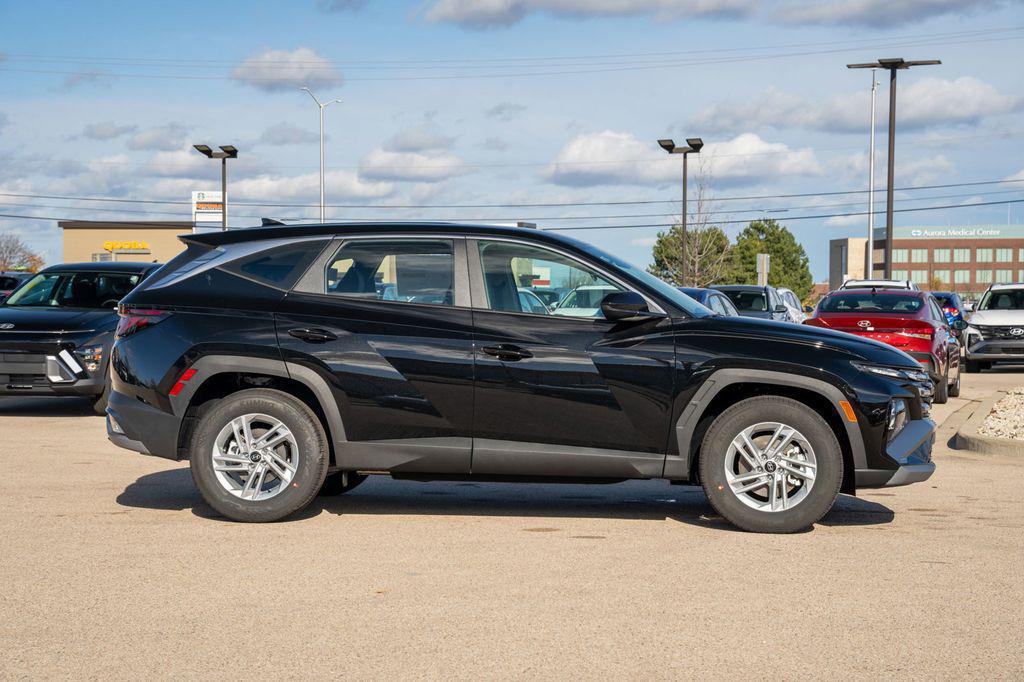 2025 Hyundai Tucson SE photo 7