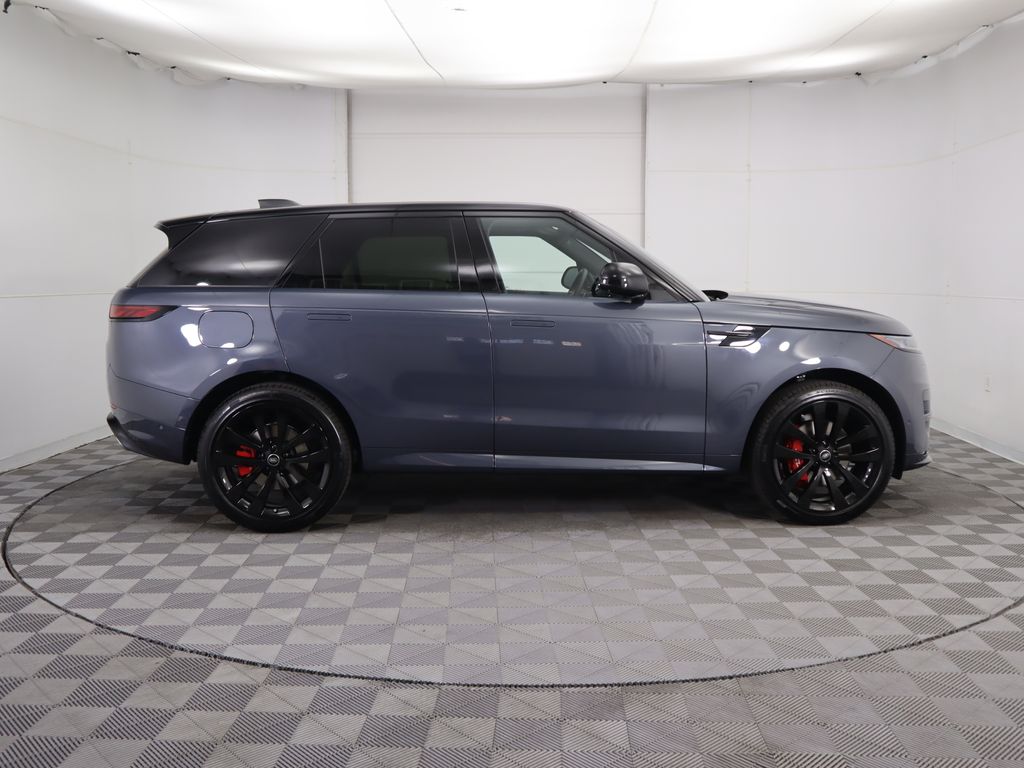 2025 Land Rover Range Rover Sport SE photo 4