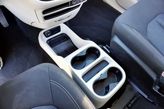 Used 2022 White Chrysler LX image 31