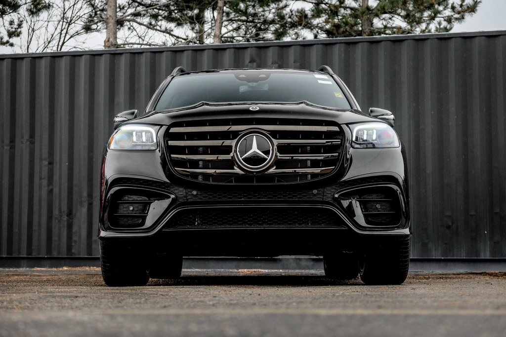 2026 Mercedes Benz GLS 450 4MATIC photo 3
