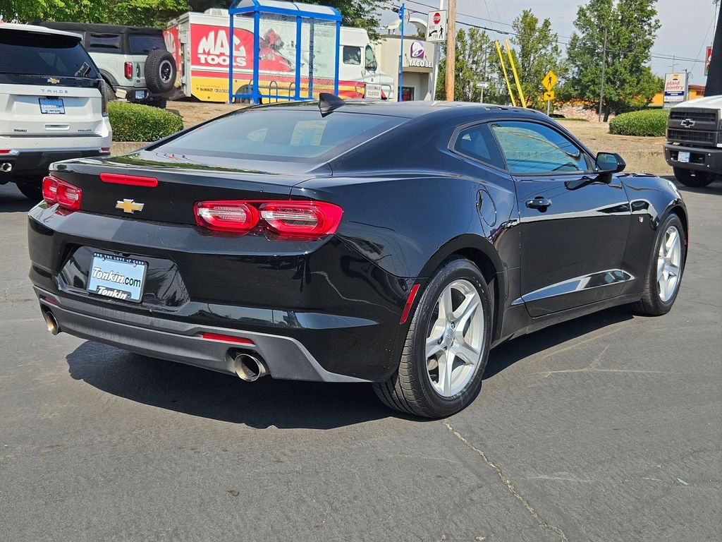 2023 Chevrolet Camaro 1LT photo 6