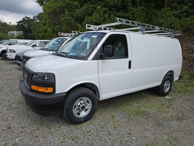 2025 GMC Savana Cargo Work Van's photo