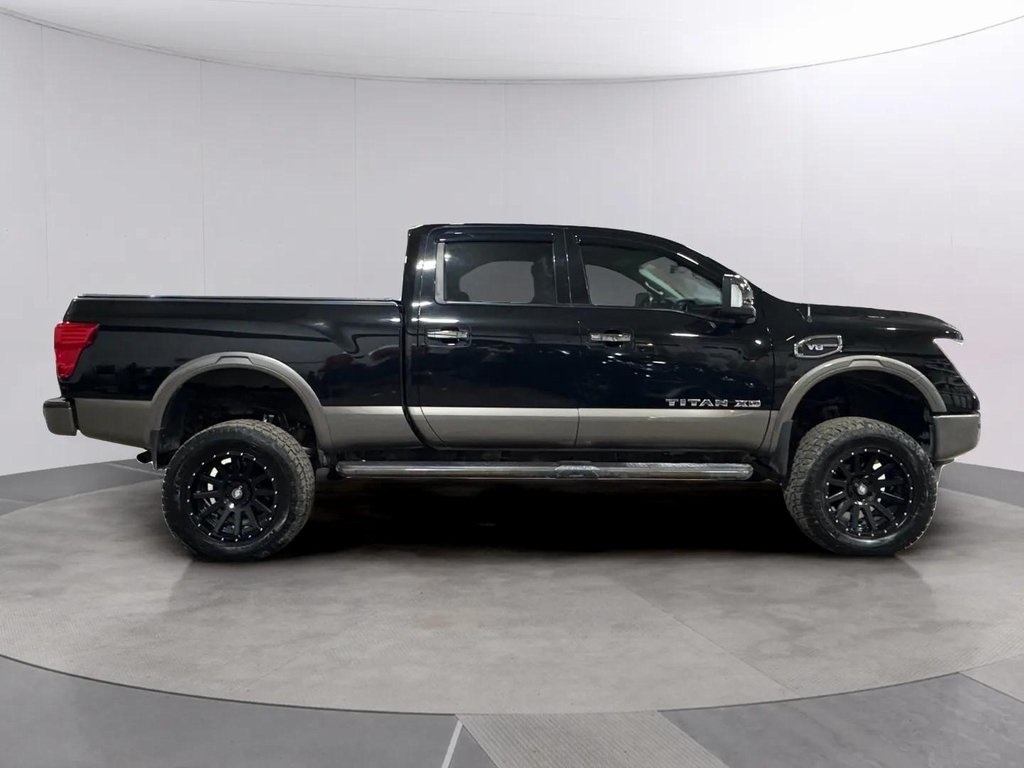 2019 Nissan Titan photo 3