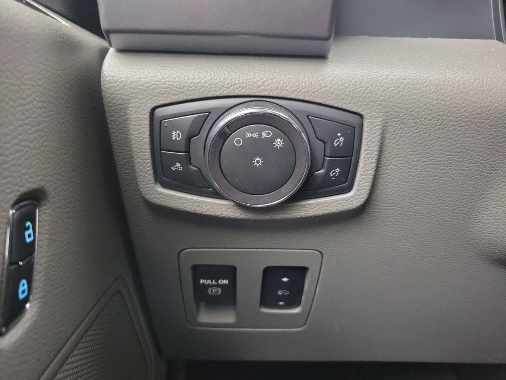 2019 Ford F-150 XLT photo 11