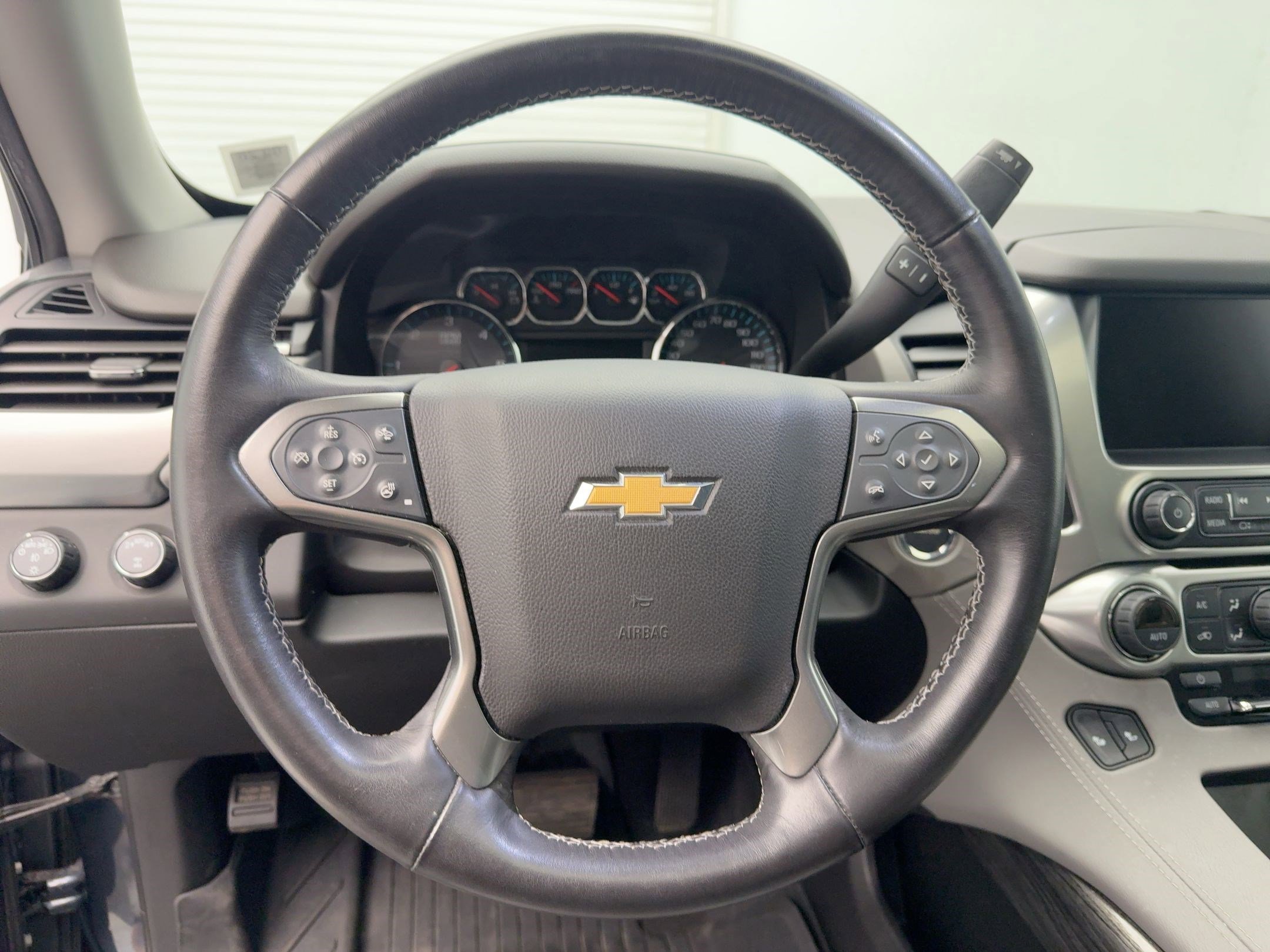 2020 Chevrolet Suburban LT photo 15