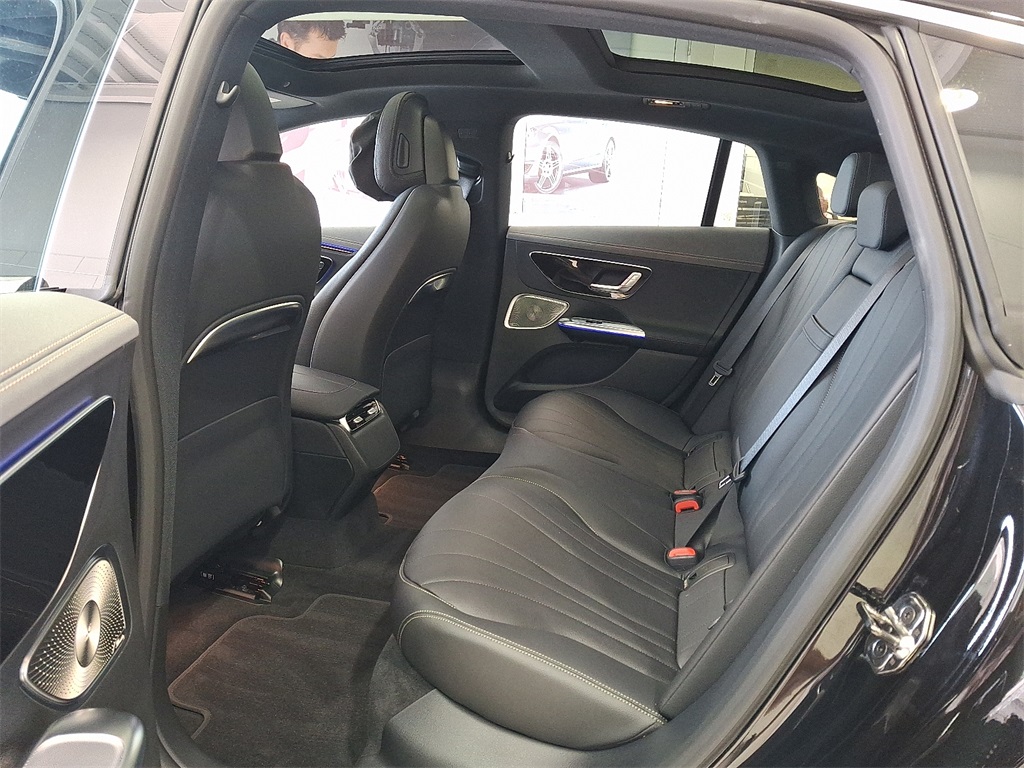 2025 Mercedes Benz EQE Sedan 350 4MATIC photo 9