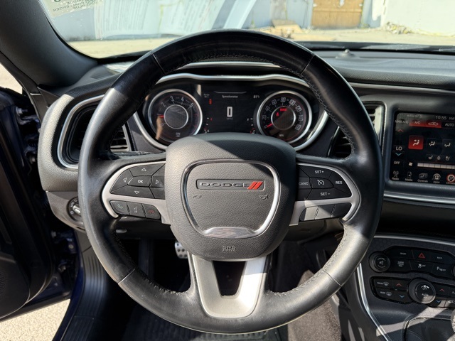 2015 Dodge Challenger SXT Plus photo 13
