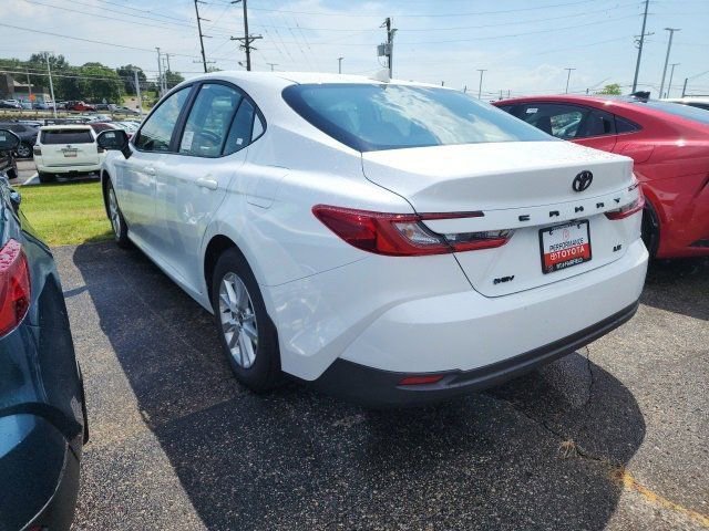 2025 Toyota Camry LE photo 4