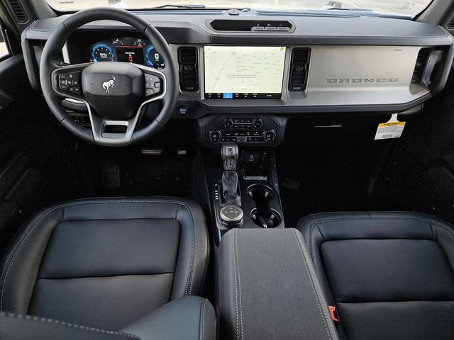 2025 Ford Bronco Outer Banks photo 4