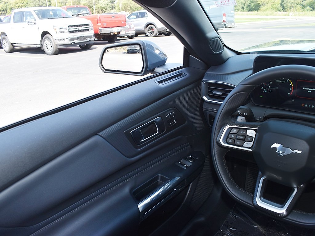 2025 Ford Mustang GT Premium photo 16