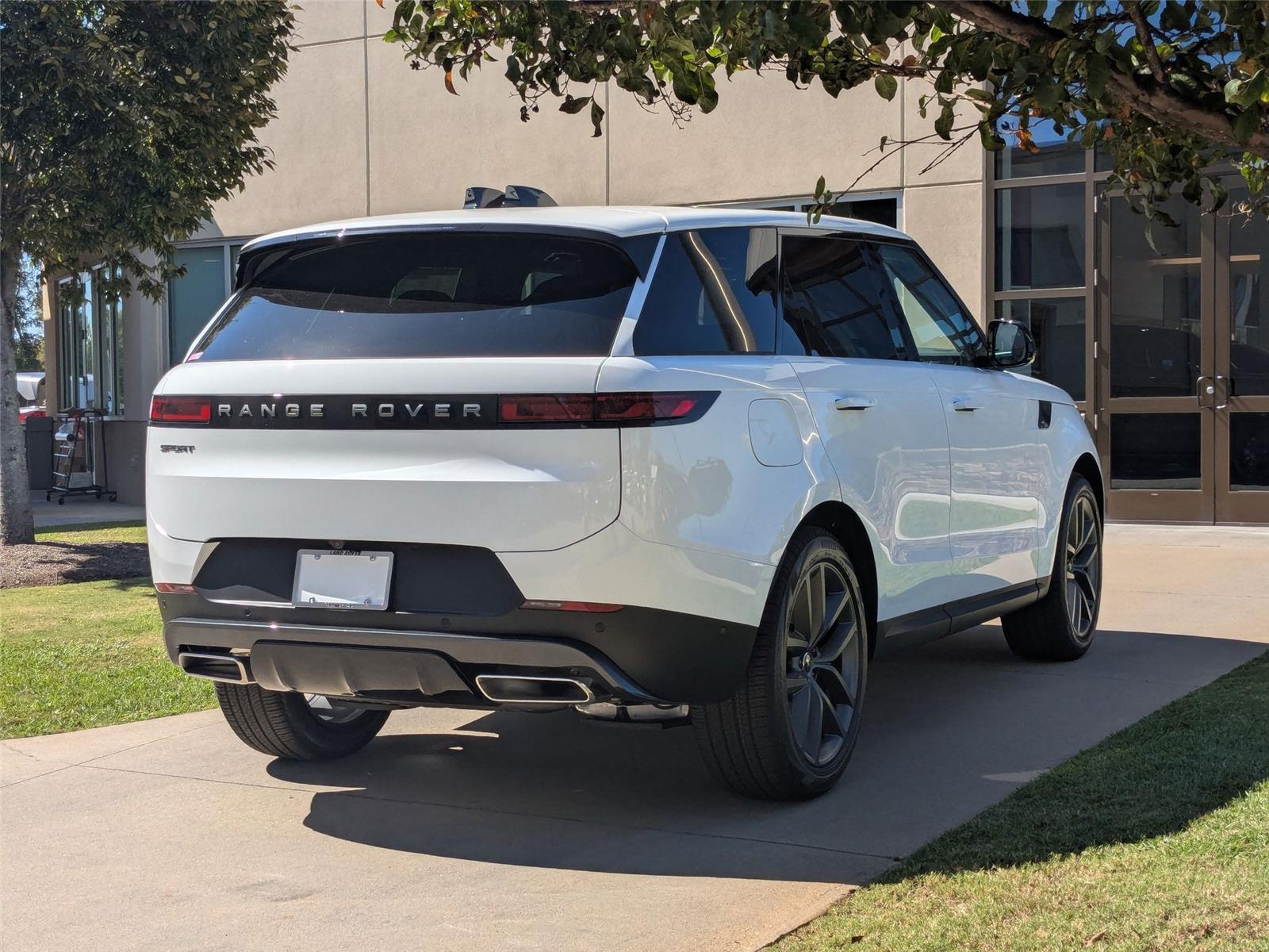 2025 Land Rover Range Rover Sport SE photo 5