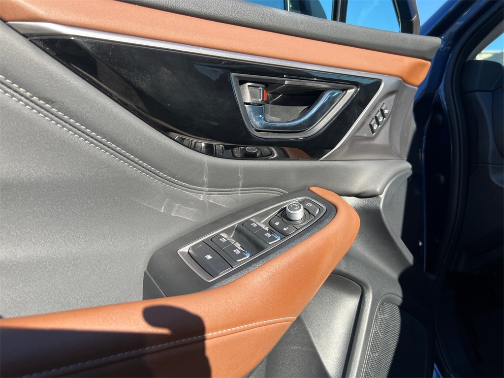 2022 Subaru Outback Touring photo 11