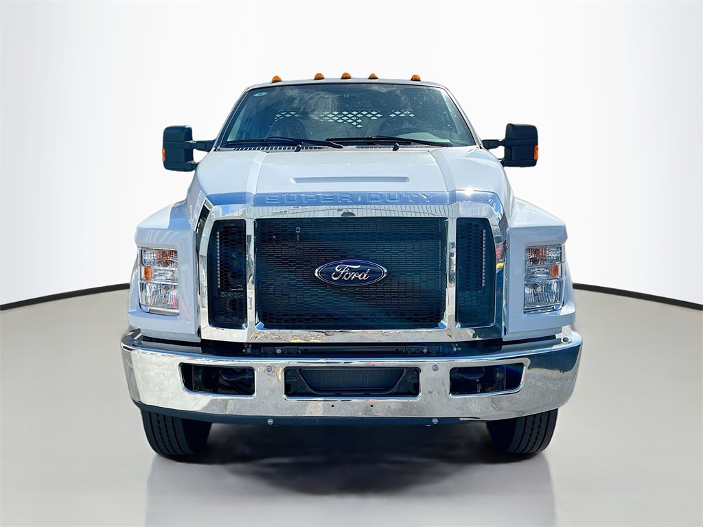 2026 Ford F-650 Base SuperCab photo 3