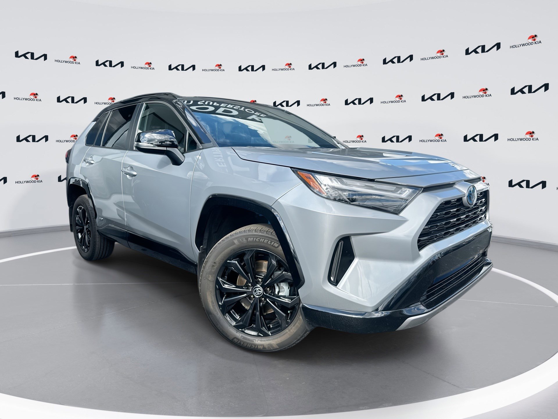2024 Toyota RAV4 SE's photo