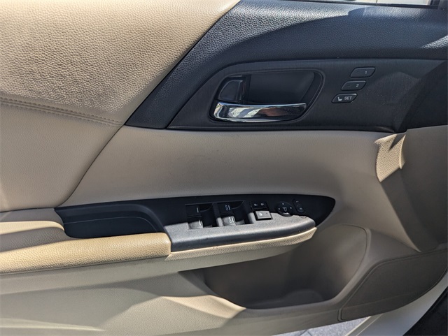 2015 Honda Accord Hybrid EX-L photo 27
