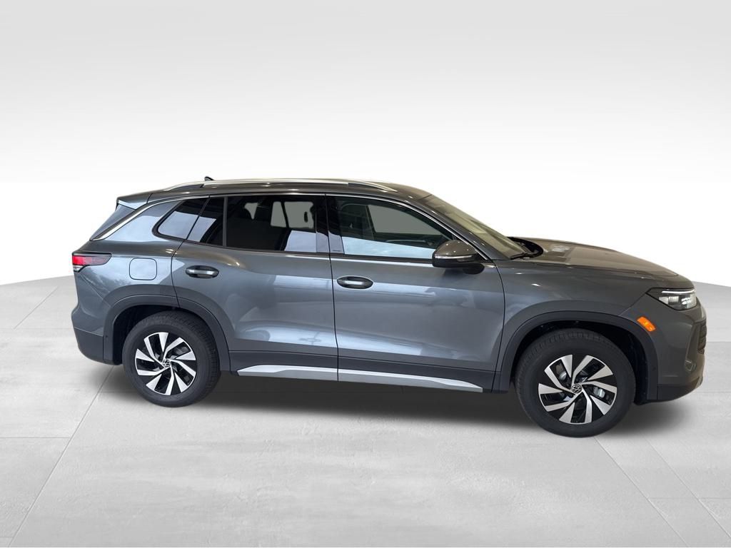 2025 Volkswagen Tiguan S photo 6