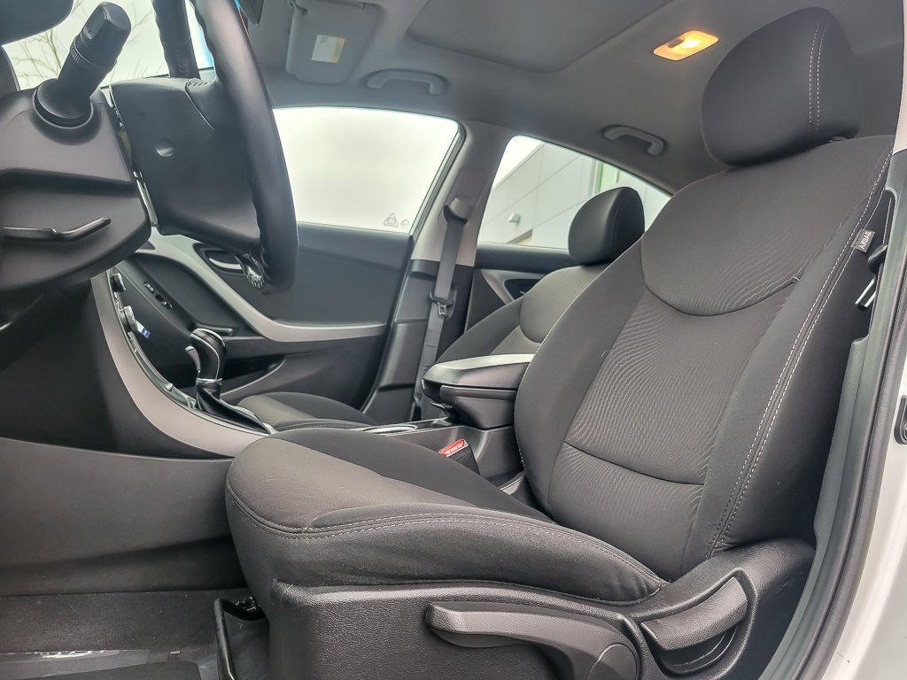 2016 HYUNDAI ELANTRA - Image 7