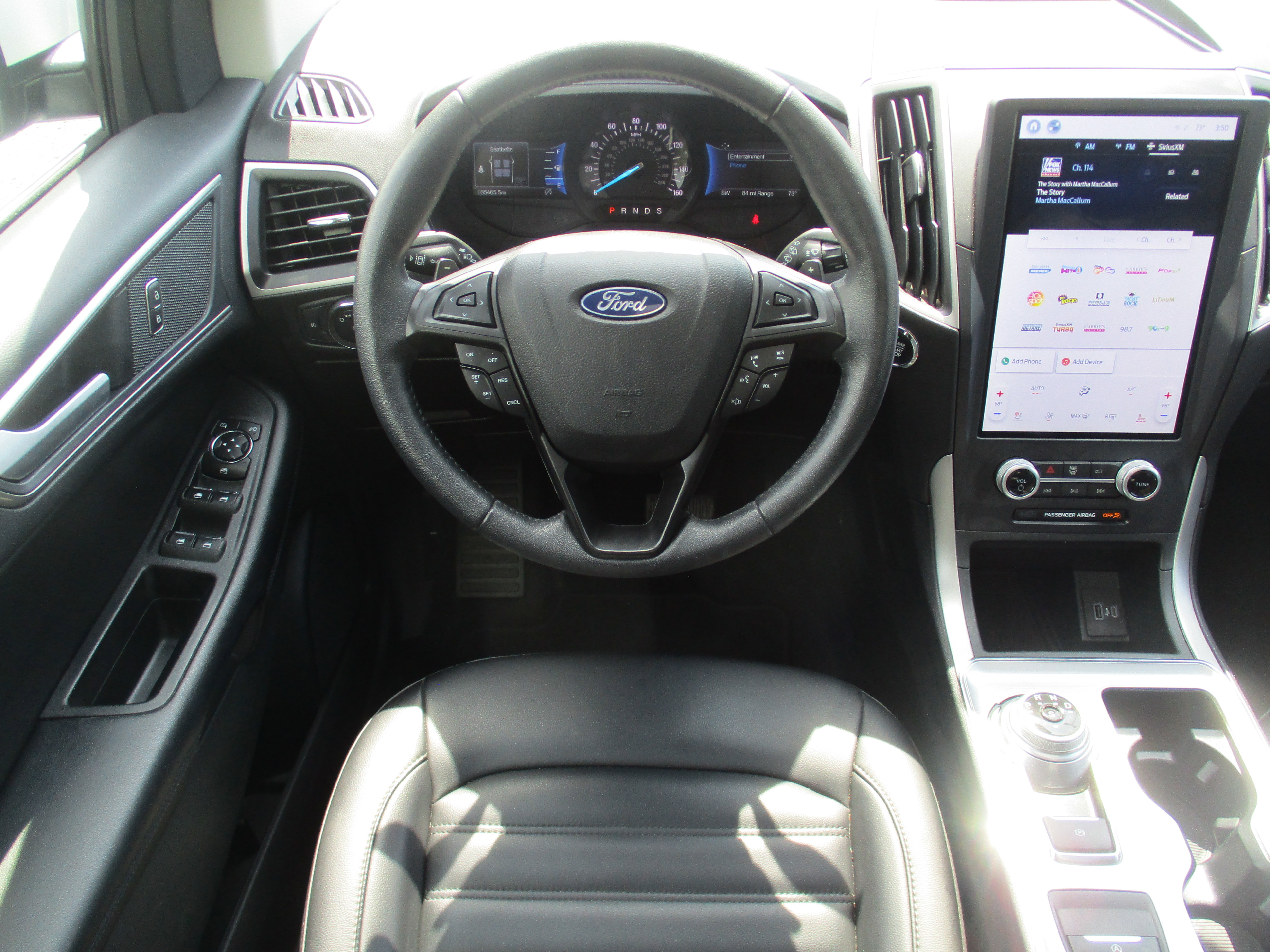 2022 Ford Edge SEL photo 25