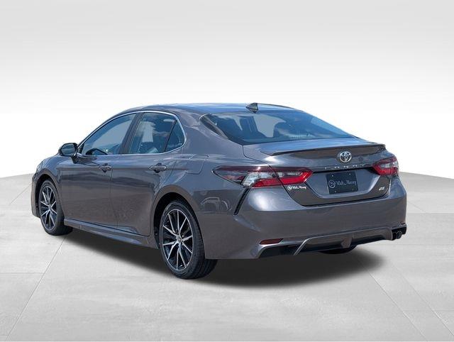 2023 Toyota Camry SE photo 3