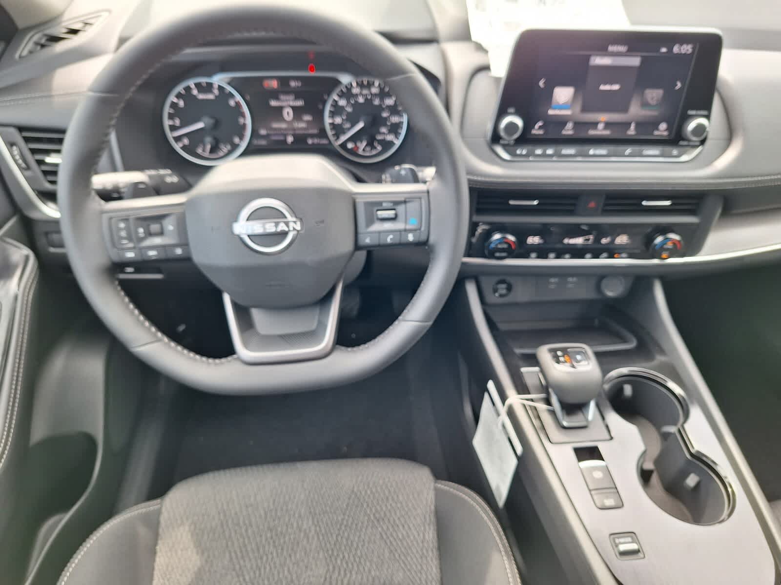 2026 Nissan Rogue SV photo 18