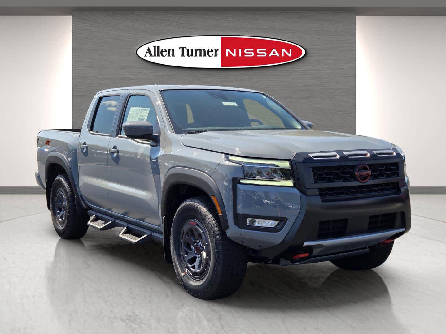 2025 Nissan Frontier PRO-4X's photo