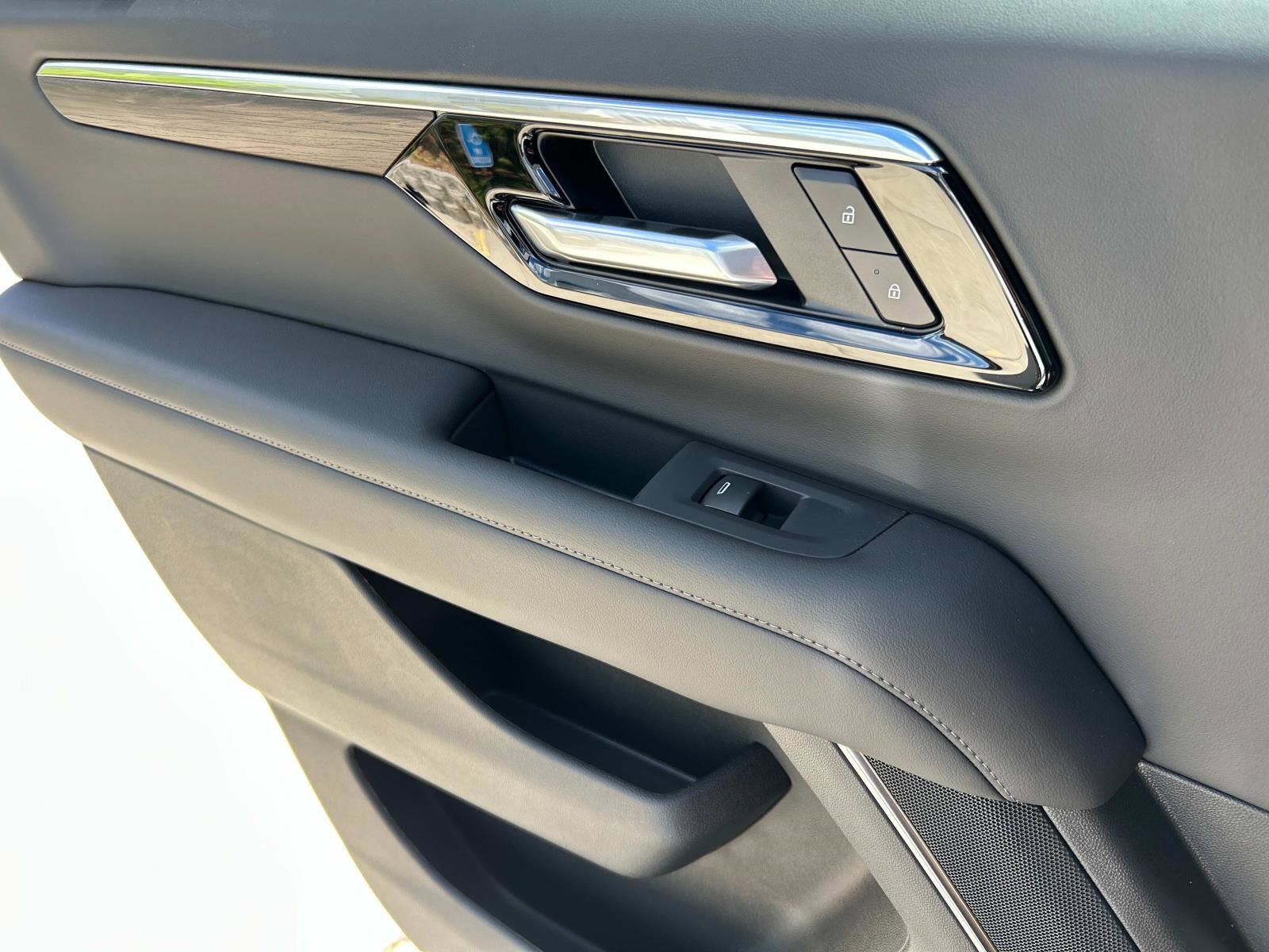 2025 Chevrolet Tahoe LT photo 18