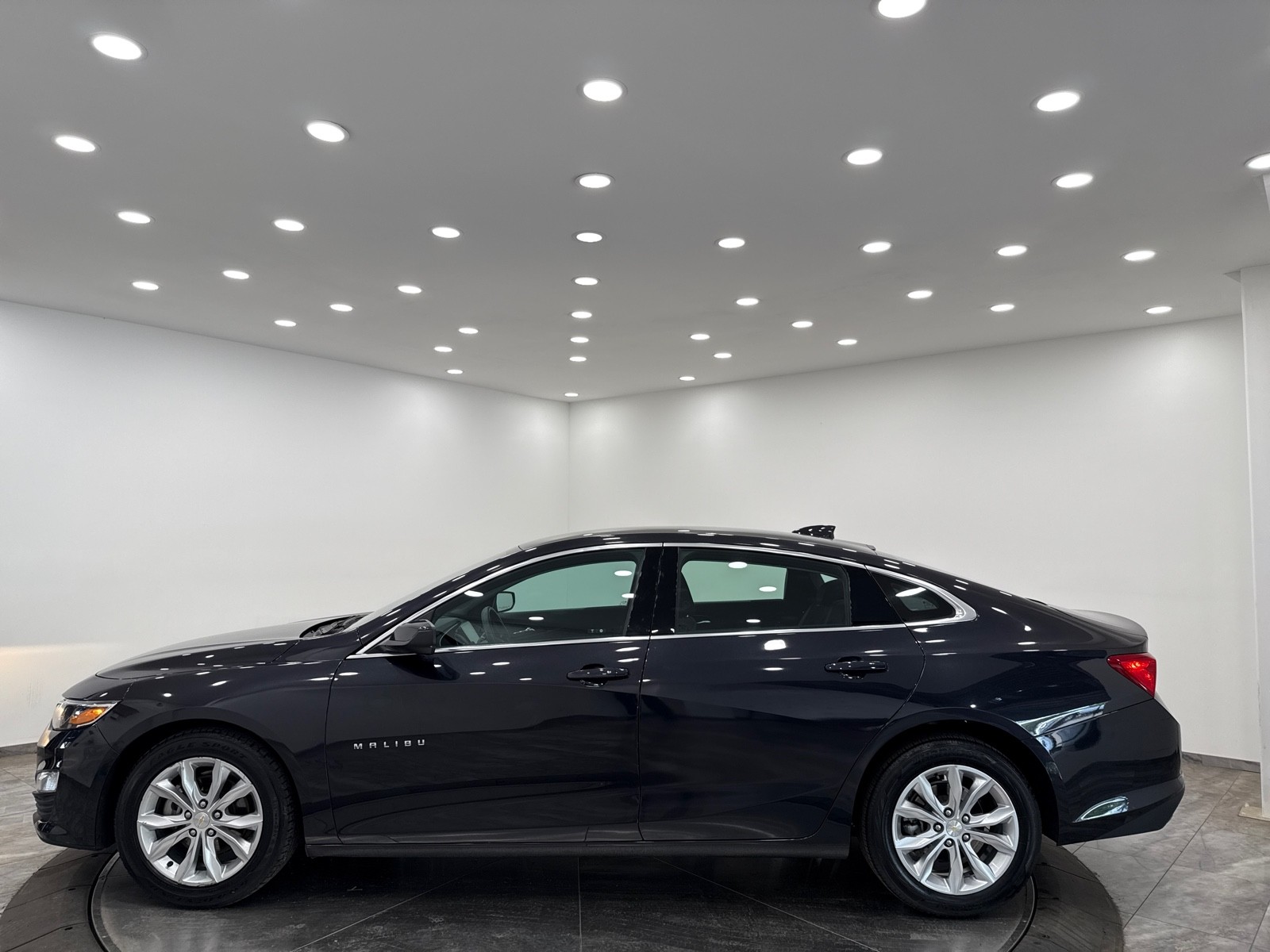 2023 Chevrolet Malibu 1LT photo 4