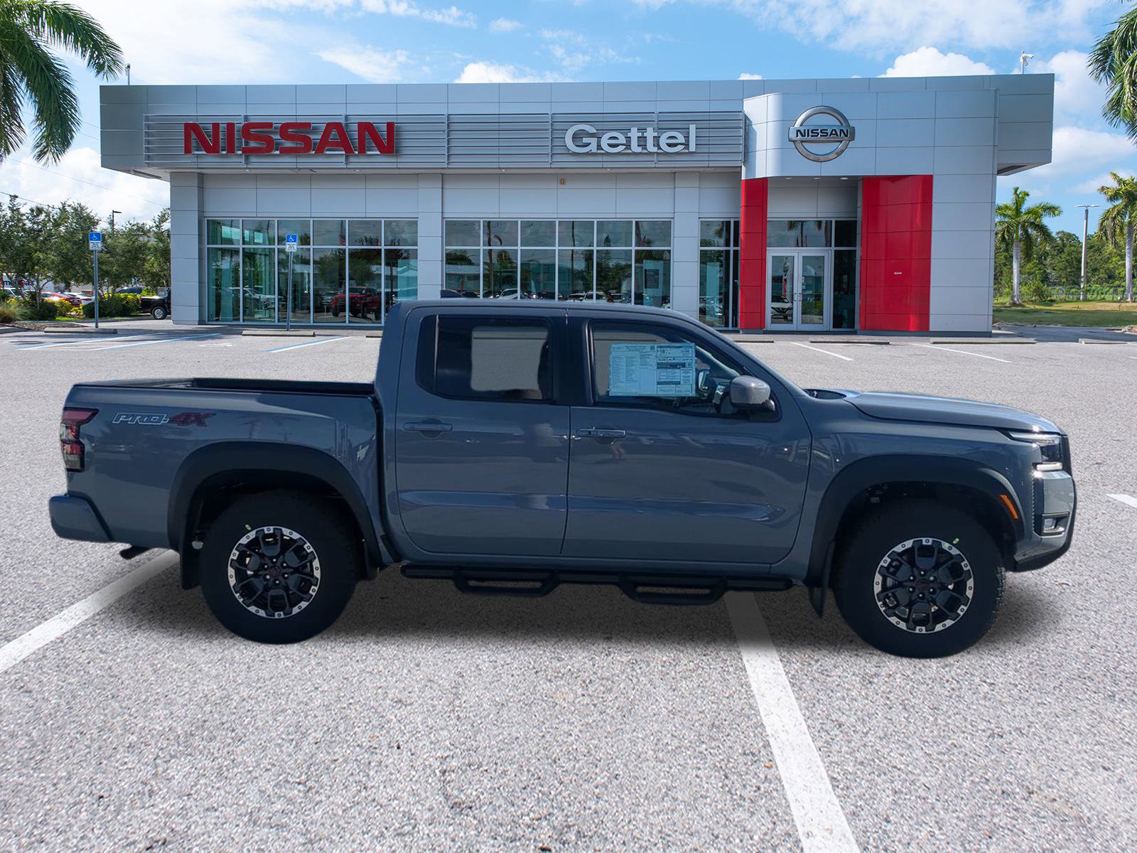 2025 Nissan Frontier PRO-4X photo 3