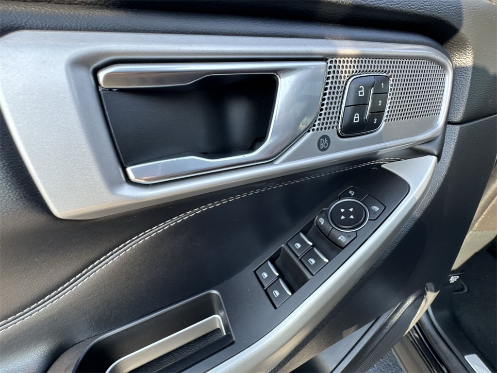 2021 Ford Explorer Limited photo 13