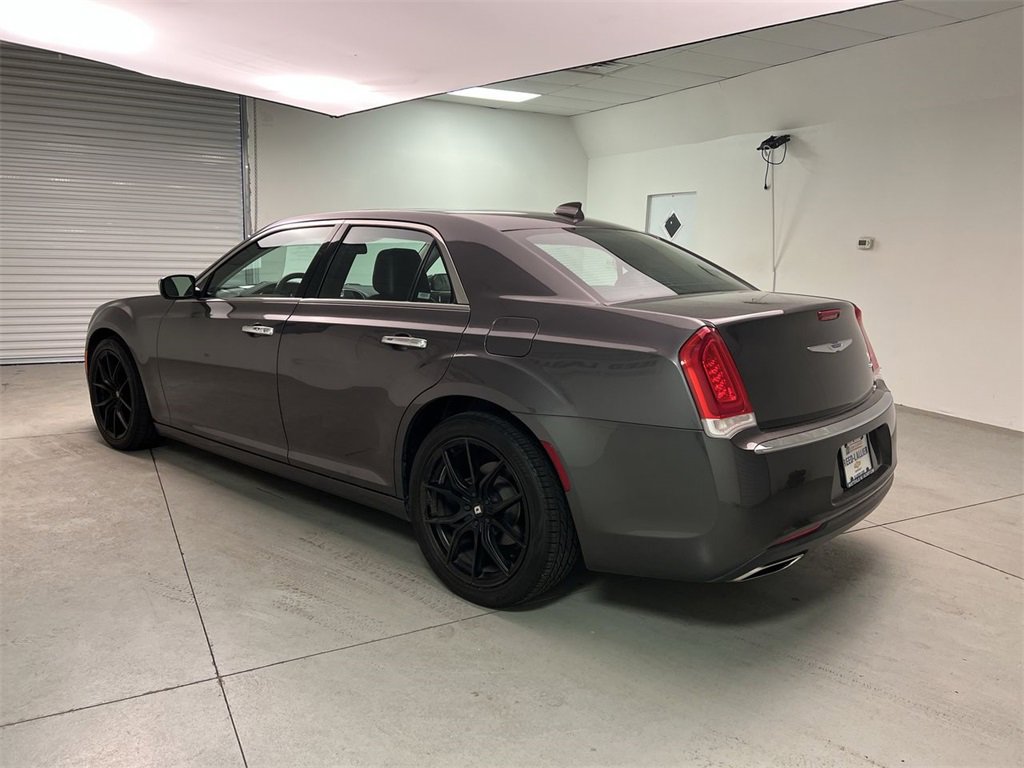 2019 Chrysler 300 Limited photo 3