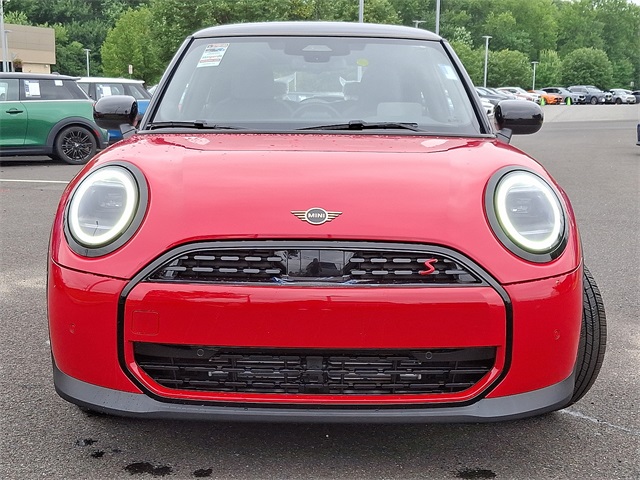 2025 Mini Cooper 2 Door Hardtop Signature photo 2