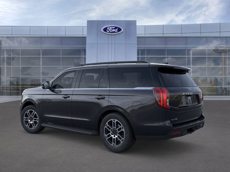 2025 Ford Expedition photo 3