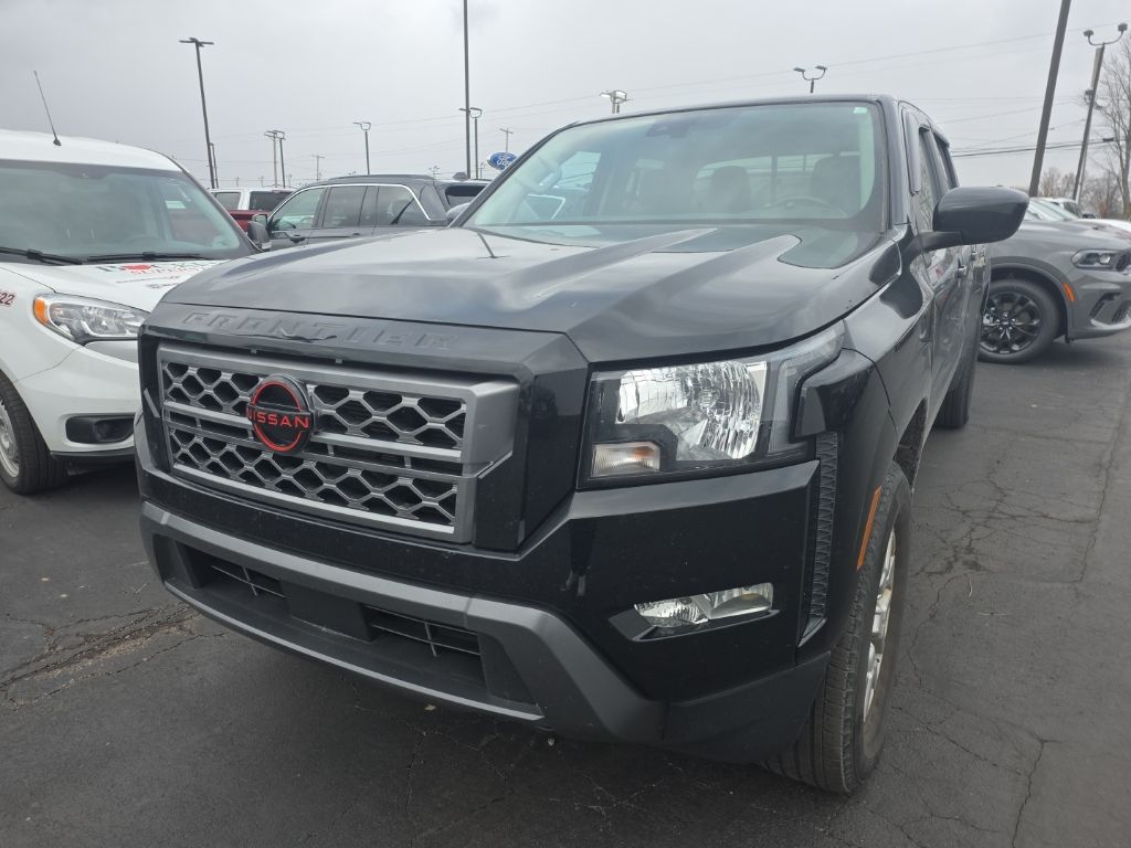 2022 Nissan Frontier SV photo 2