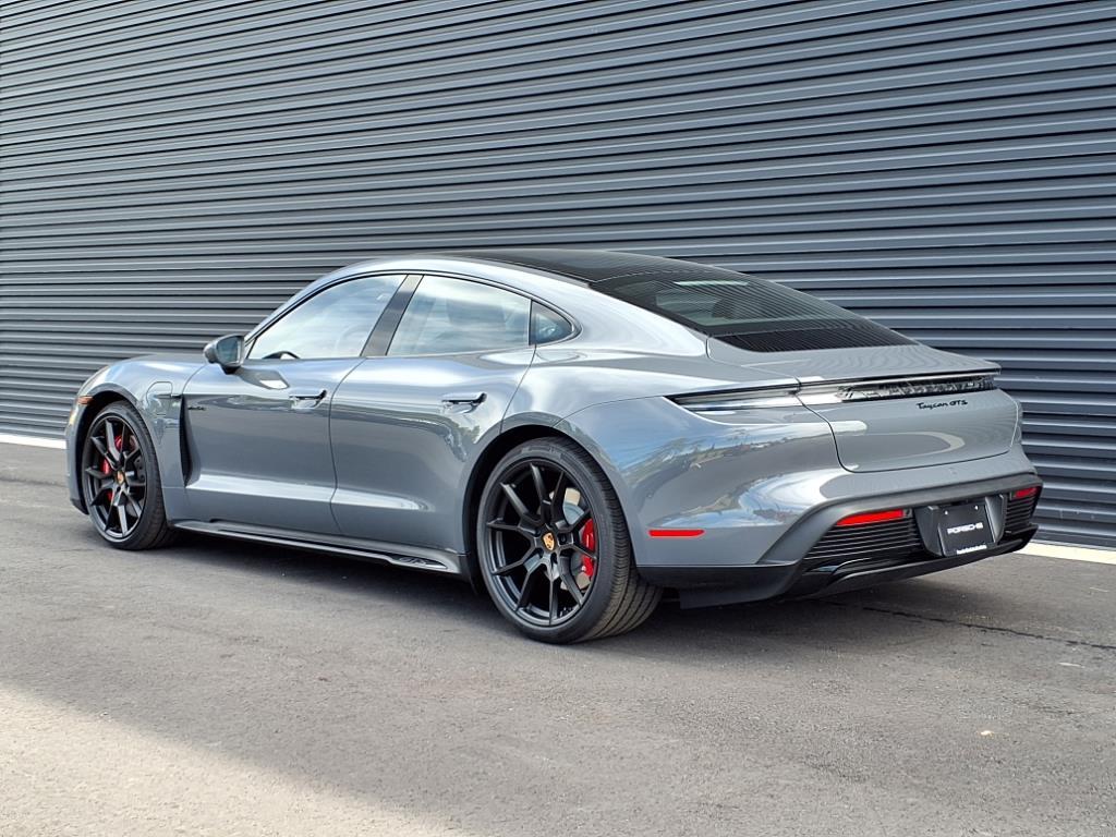 2026 Porsche Taycan GTS photo 3