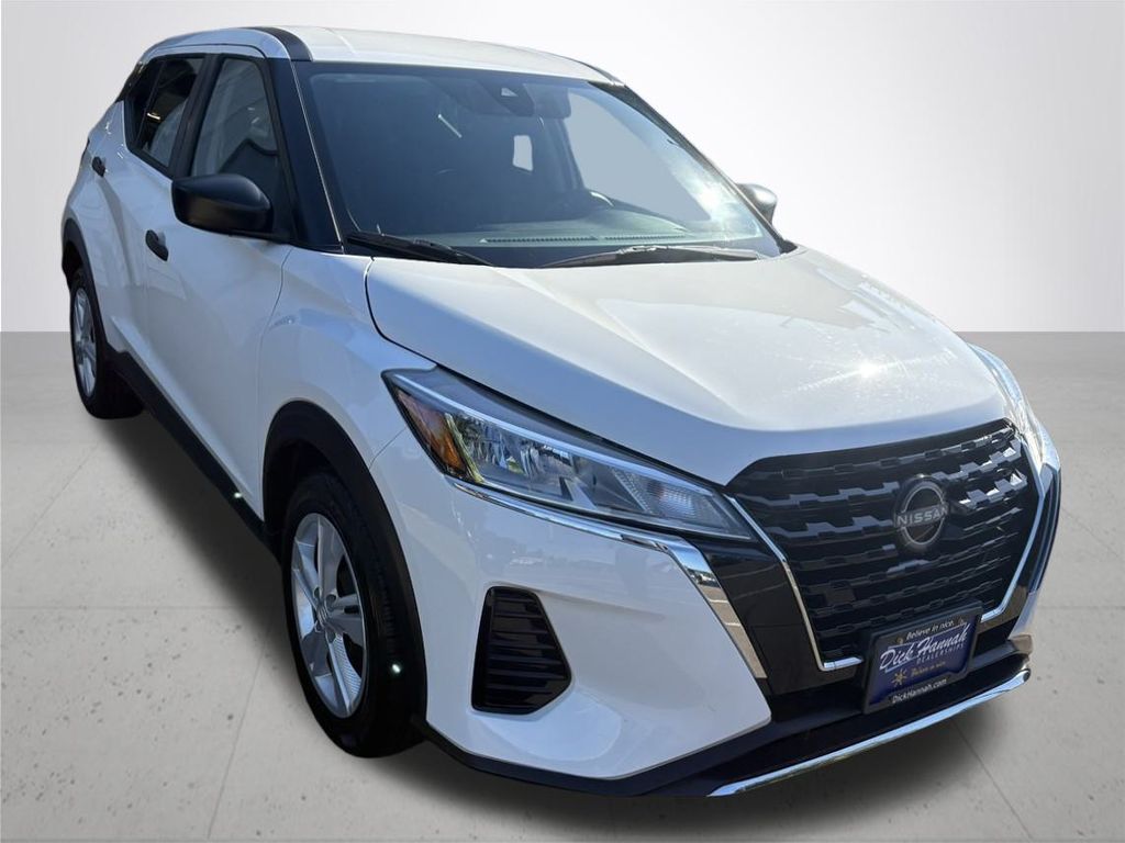 2024 Nissan Kicks S photo 5