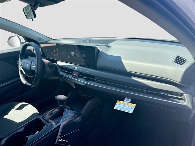 2025 Kia K4 LXS photo 23